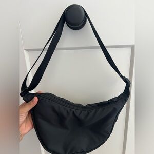 Like new Uniqlo Black Crescent Crossbody Bag - Minimal Shoulder Crossbody Bag